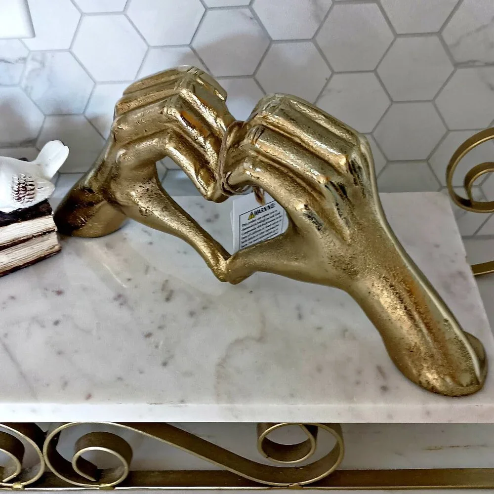 NEW! GOLD CAST METAL WEDDING HANDS HEART LOVE SIGN DECOR